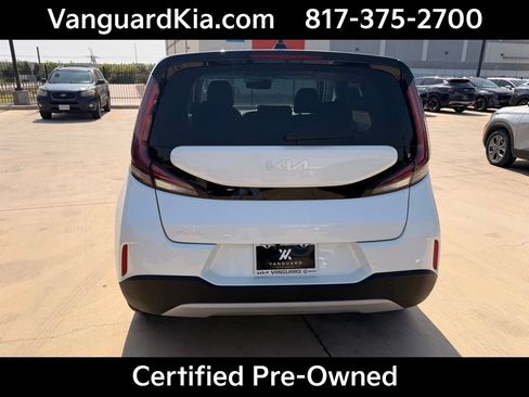 Certified 2025 Kia Soul LX w/ LX Technology Package FWD image 3