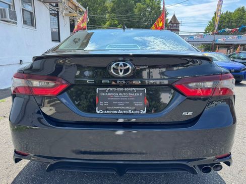 Used 2024 Toyota Camry SE FWD image 6
