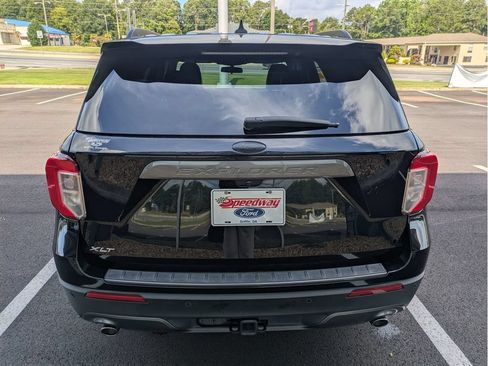 Certified 2023 Ford Explorer XLT w/ Equipment Group 202A RWD image 6