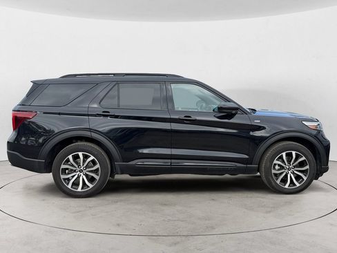 Certified 2023 Ford Explorer ST-Line AWD/4WD image 5