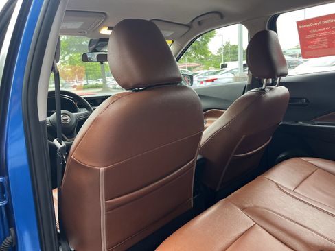 Certified 2025 Nissan Kicks Play S FWD image 19