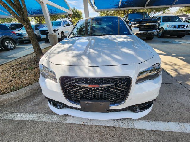 Used 2023 Chrysler 300 S w/ Comfort Group RWD image 2