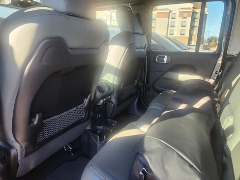 New 2026 Jeep Gladiator Mojave image 9