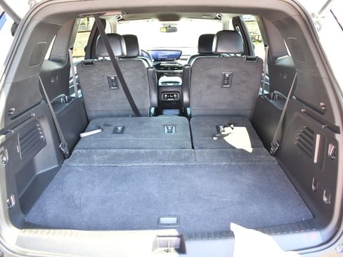 Used 2025 Buick Enclave Sport Touring FWD image 9