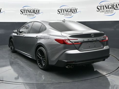 Used 2025 Toyota Camry SE w/ Multimedia Upgrade Package image 5