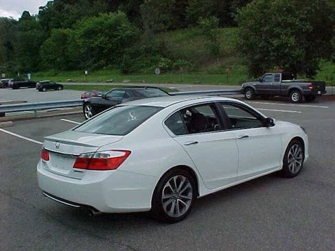 Used 2014 Honda Accord Sport image 9