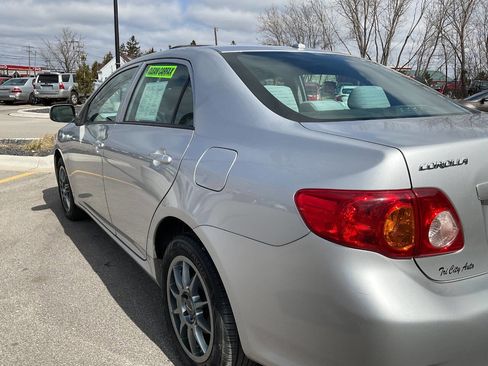 Used 2010 Toyota Corolla LE image 5