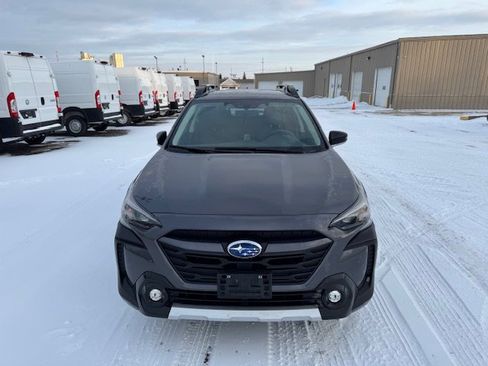 Used 2023 Subaru Outback Limited image 3