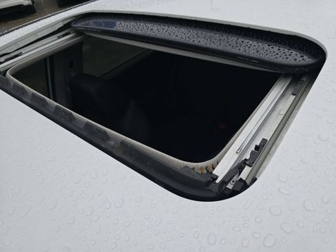 Used 2024 Honda CR-V EX image 3