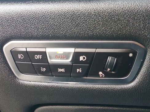 Used 2019 BMW X5 xDrive50i w/ M Sport Package image 26