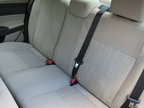 Used 2018 Ford Focus SE FWD image 15
