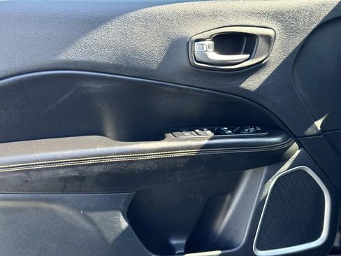 Used 2021 Jeep Compass Limited image 17