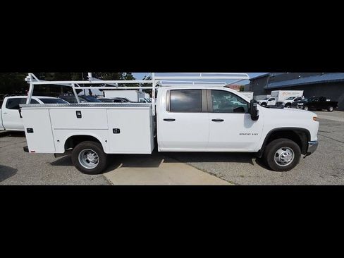 Used 2024 Chevrolet Silverado 3500 W/T w/ WT Convenience Package AWD/4WD image 5
