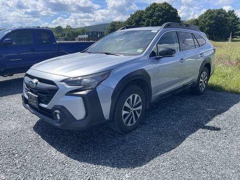 Used 2023 Subaru Outback Premium AWD/4WD image 2