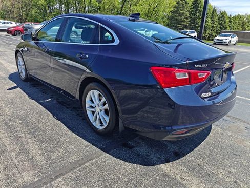 Used 2017 Chevrolet Malibu LT FWD image 6