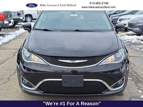 Used 2018 Chrysler Pacifica Touring Plus w/ Tire & Wheel Group image 8