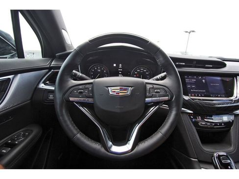 Certified 2024 Cadillac XT6 Premium Luxury w/ Technology Package image 15