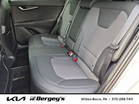Certified 2025 Kia Niro EX w/ EX Cold Weather Package FWD image 24