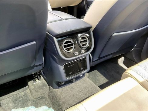 Used 2021 Bentley Bentayga AWD/4WD image 10