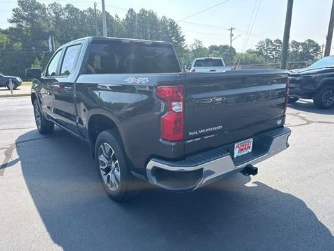 Used 2023 Chevrolet Silverado 1500 LT AWD/4WD image 3