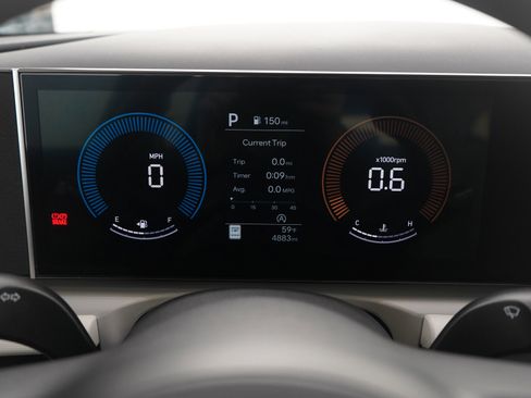 Certified 2025 Hyundai Tucson SE image 25