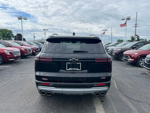 Used 2024 Chevrolet Traverse Z71 AWD/4WD image 4