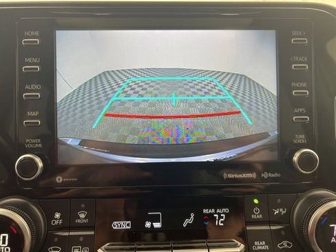 Used 2022 Toyota Highlander XLE image 27