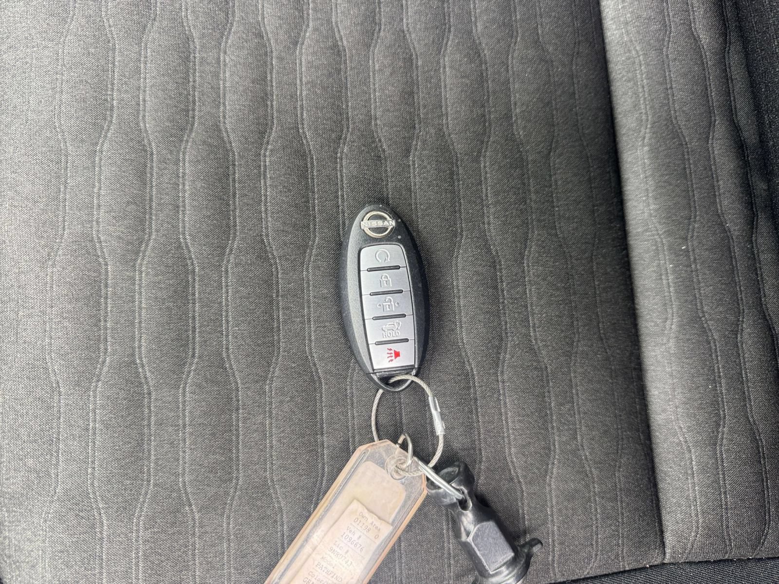 Used 2025 Nissan Pathfinder SV AWD/4WD image 20