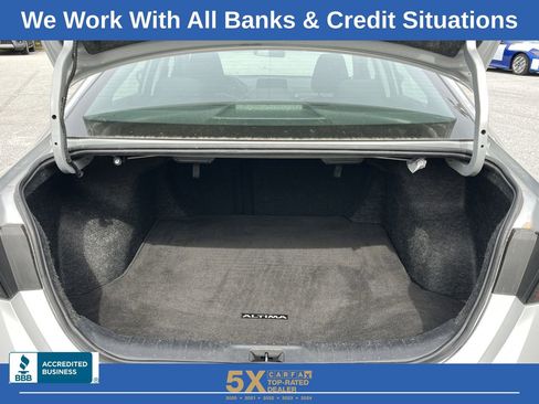 Used 2024 Nissan Altima 2.5 SV FWD image 24