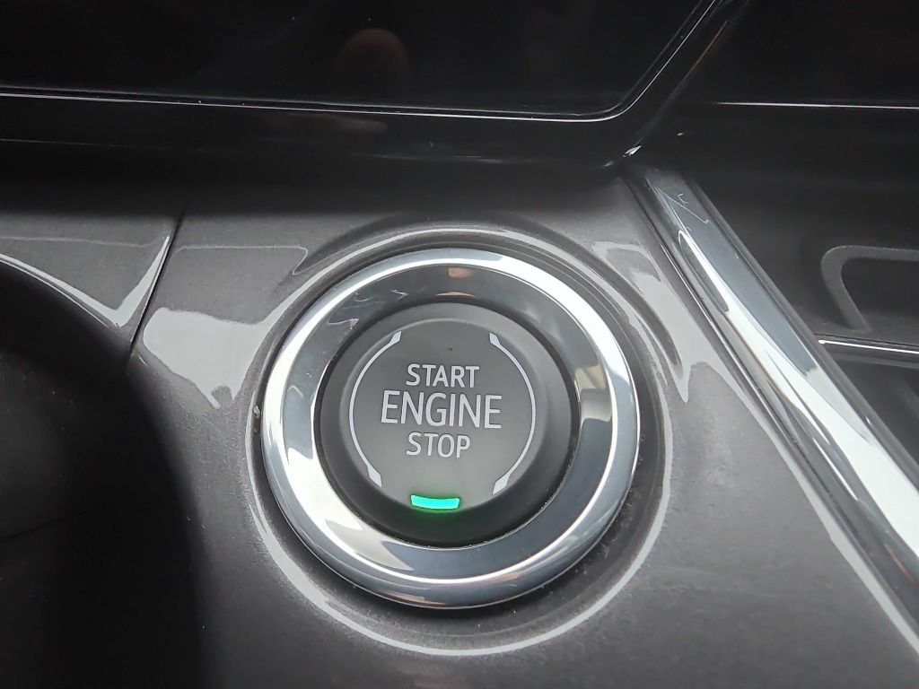 Used 2025 Chevrolet Trax ACTIV FWD image 17