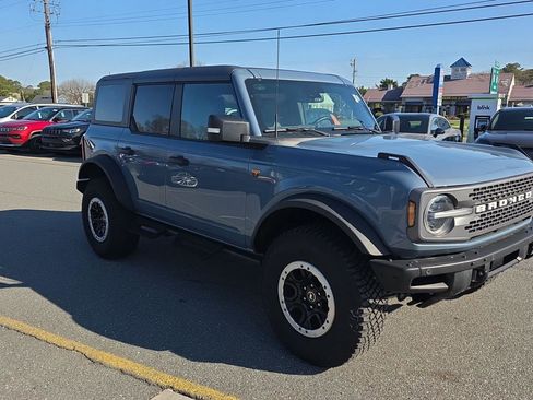 Used 2024 Ford Bronco Badlands image 3