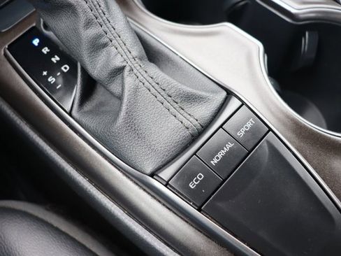 Used 2023 Toyota Camry SE image 17