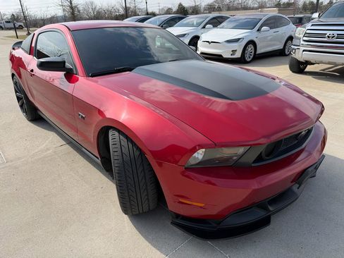 Used 2010 Ford Mustang GT image 3
