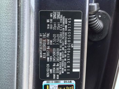 Used 2025 Kia Telluride S AWD/4WD image 28