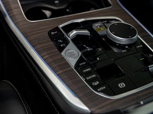 New 2026 BMW X5 xDrive50e w/ Premium Package image 25