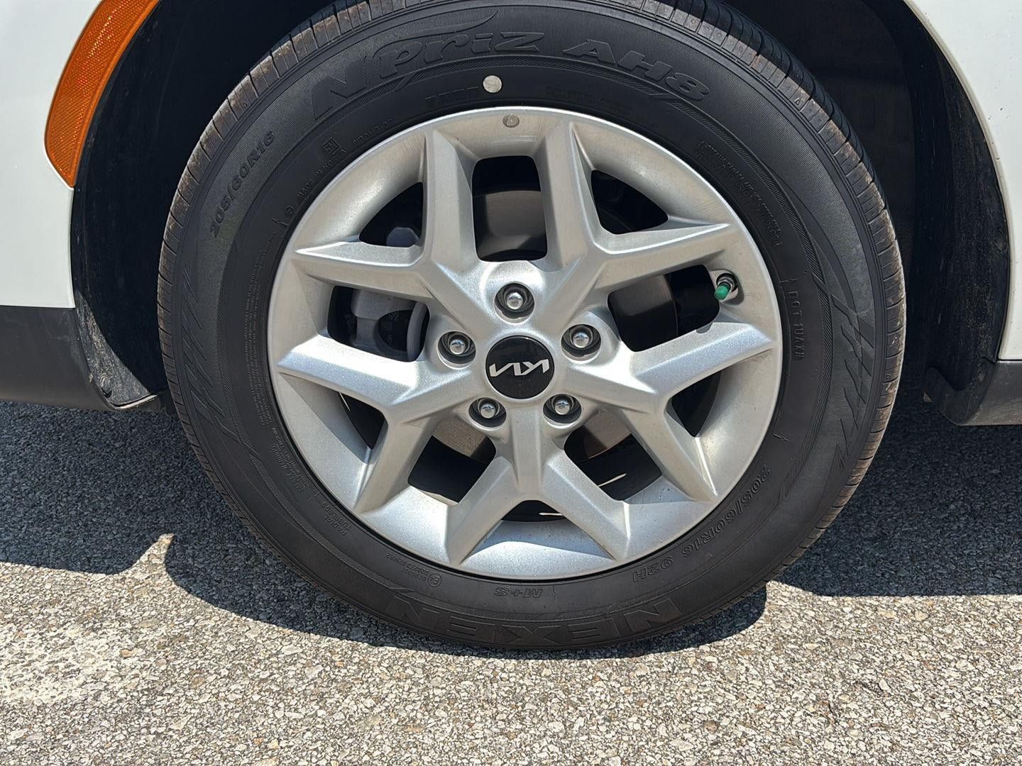 Certified 2025 Kia Soul LX FWD image 28