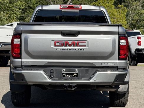 Used 2025 GMC Canyon Elevation w/ Convenience Package AWD/4WD image 4