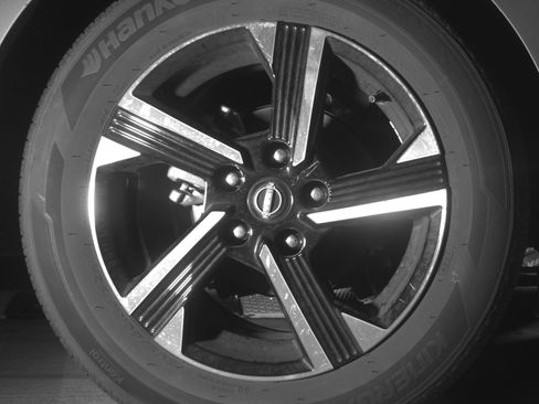 Used 2025 Nissan Sentra SV FWD image 15