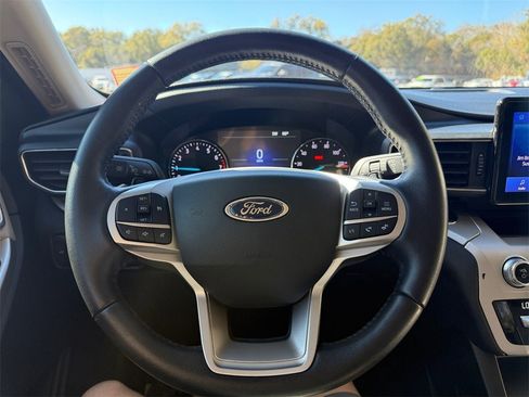 Used 2020 Ford Explorer XLT w/ Equipment Group 202A image 21
