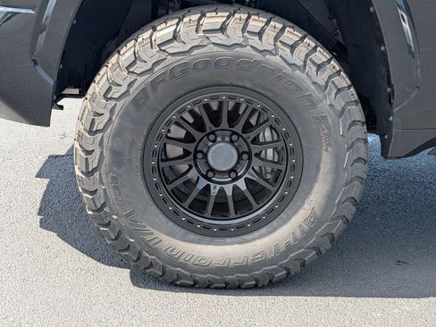 Used 2025 Toyota Tundra Platinum AWD/4WD image 8