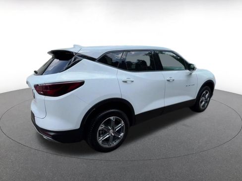 Used 2026 Chevrolet Blazer LT FWD image 11