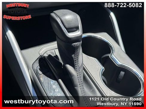 Used 2021 Toyota Highlander XLE AWD/4WD image 31