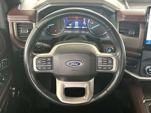 Used 2023 Ford Expedition Limited image 17