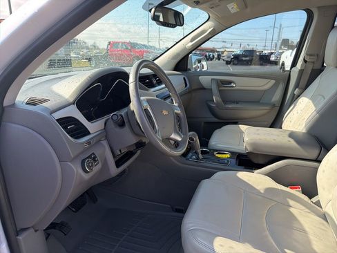 Used 2016 Chevrolet Traverse LT image 29