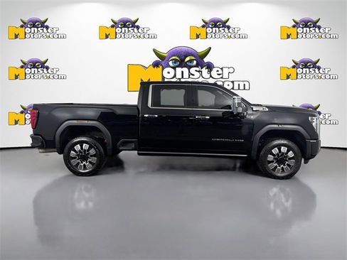 Used 2024 GMC Sierra 2500 Denali w/ Denali Reserve Package image 4