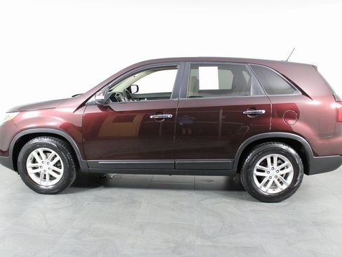 Used 2014 Kia Sorento LX image 8