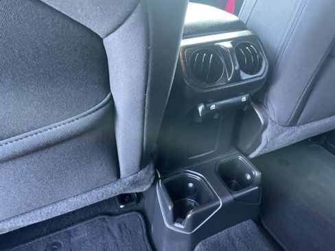 Used 2022 Jeep Wrangler Unlimited Sport image 18