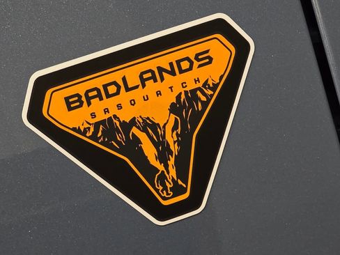 New 2025 Ford Bronco Badlands image 3