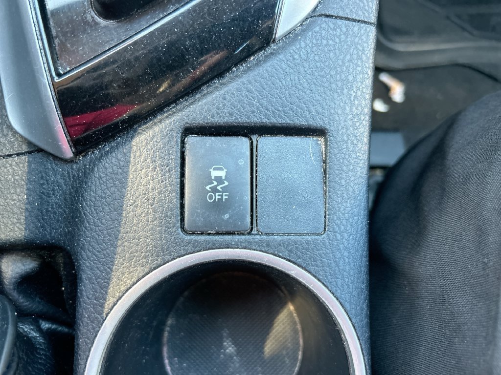 Used 2018 Toyota Corolla LE FWD image 31