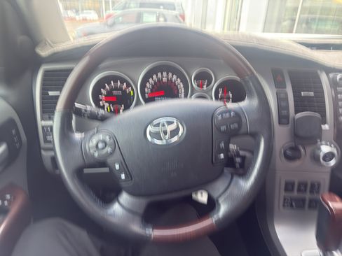 Used 2013 Toyota Sequoia Platinum image 11